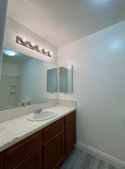 Building Photo - 7111 Santana Sun Dr