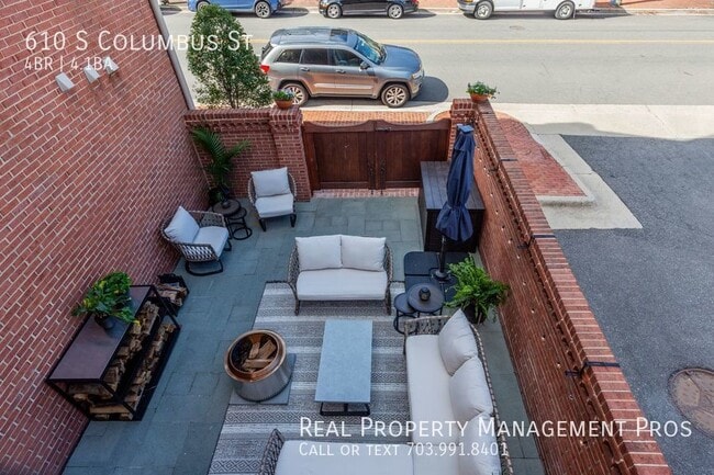 Building Photo - Stunning Corner Townhouse, Old Town Alexan...