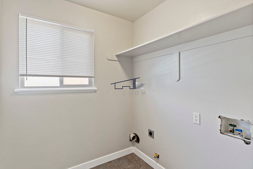 Building Photo - 2368 N 650 E