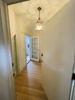 foyer - 107 Glen Ridge Ave