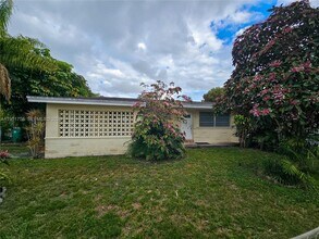 Building Photo - 201 SW 30th Ct