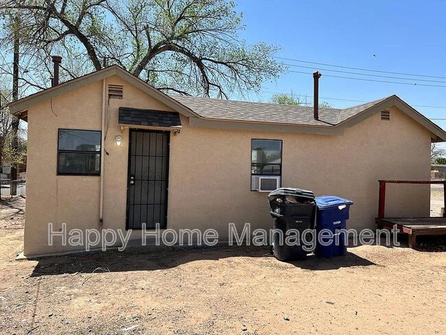 Building Photo - 1113 Aztec Rd NW