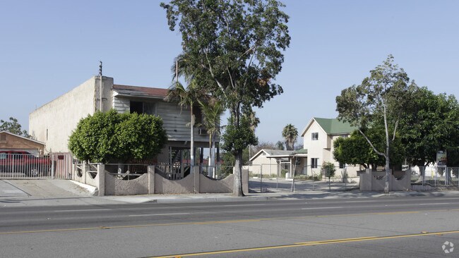 Primary Photo - 1548 W 1st St