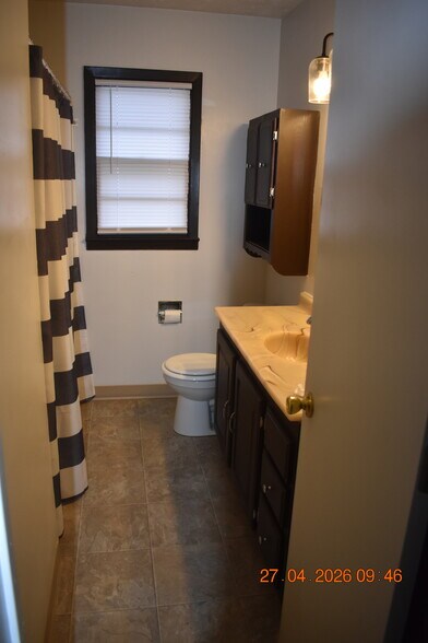 Building Photo - 4616 Grand Ave