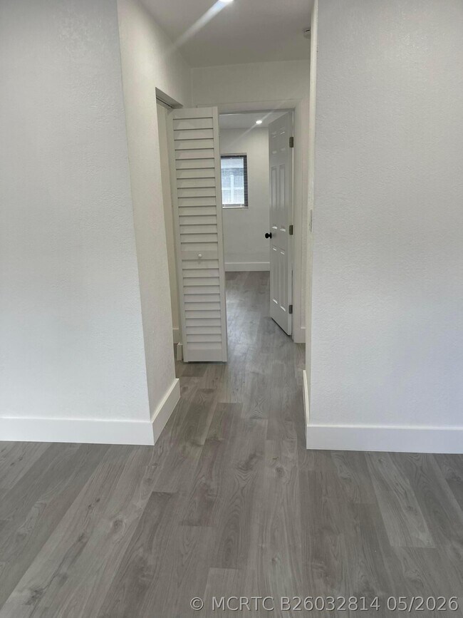Building Photo - 880 NW 8th Ave