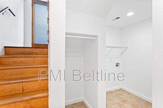 Building Photo - 988 DeKalb Ave NE