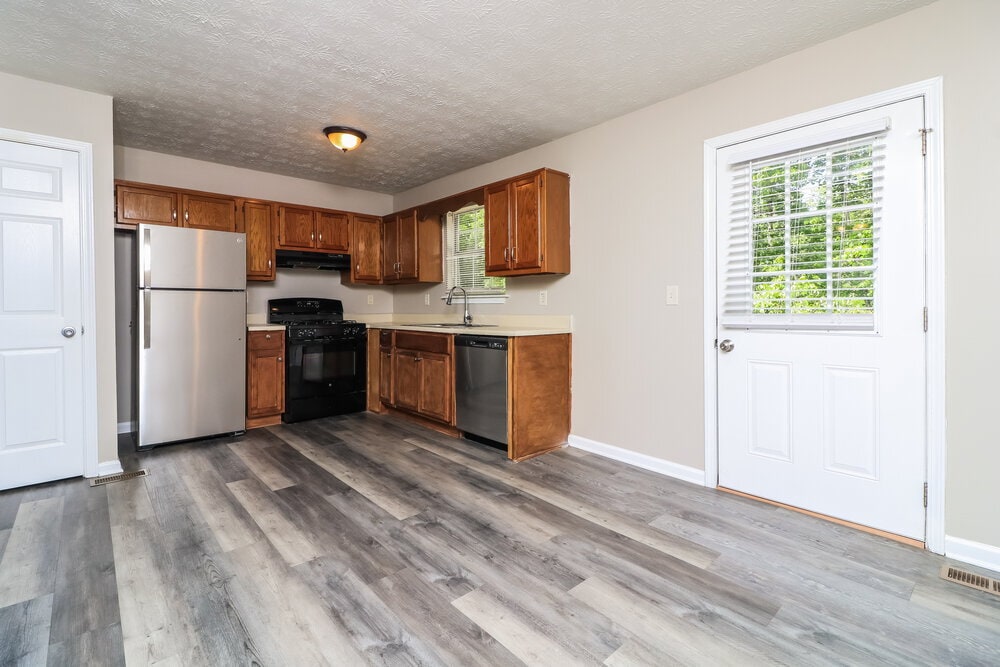 Building Photo - 3884 Welham Green Ct