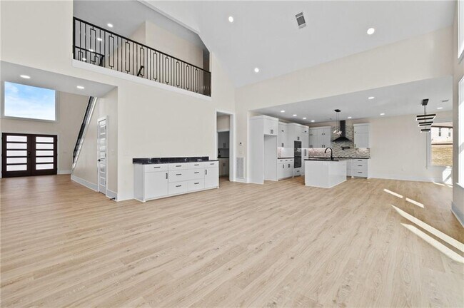 Building Photo - 2170 Hopkins Ln