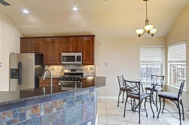 Building Photo - 2440 Deerwood Dr