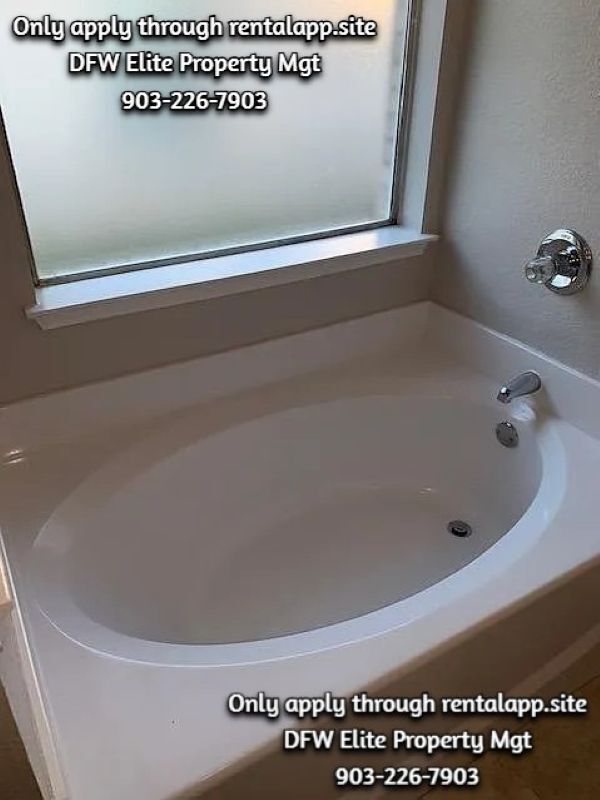 Building Photo - 468 Maplegrove Rd