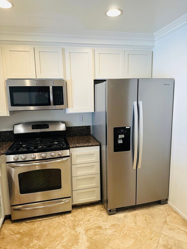 Building Photo - 16124 Twinkle Cir