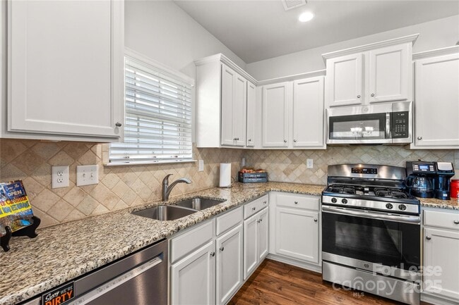 Building Photo - 108 Fleming Dr