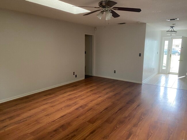 Building Photo - 763 St Vincent Cove