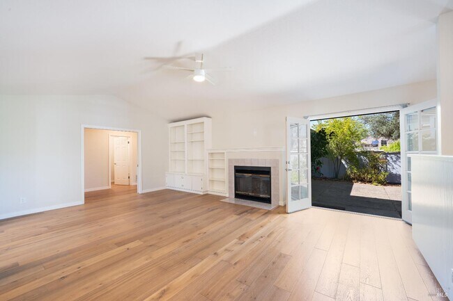 Building Photo - 1100 Princeton Dr