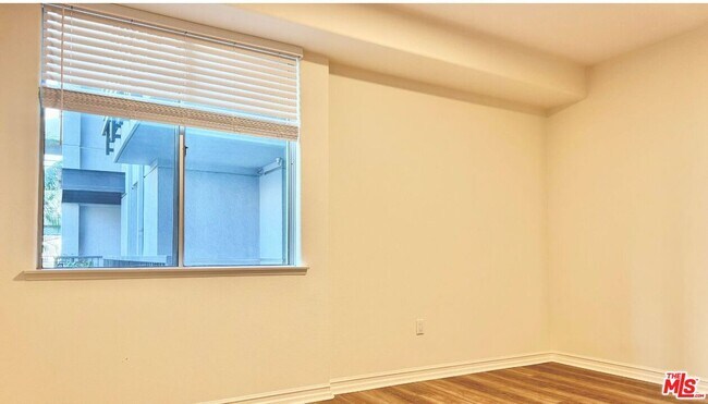 Building Photo - 629 Traction Ave