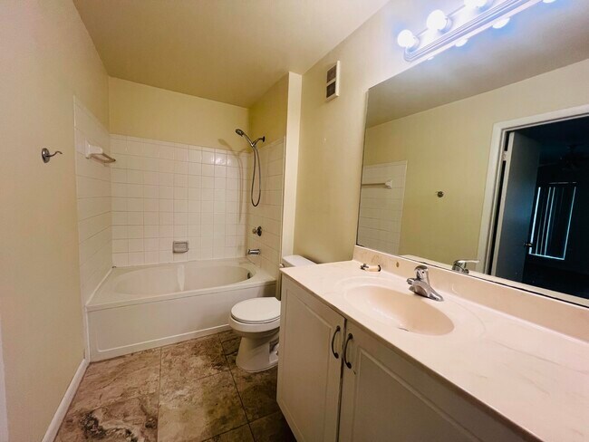 Building Photo - 4791 Via Palm Lakes Via