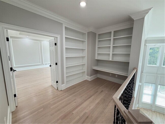 Building Photo - 1660 Briergate Dr