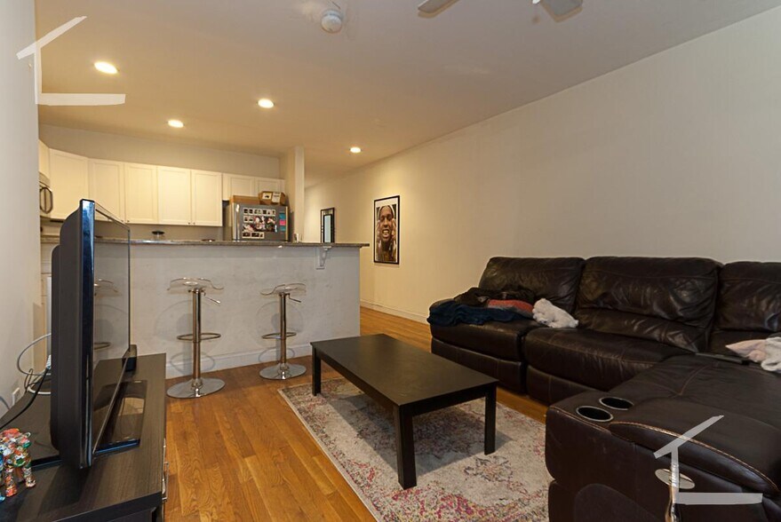 Building Photo - 316 Saint Paul St