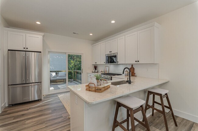 Building Photo - Gorgeous New Construction near Downtown Du...