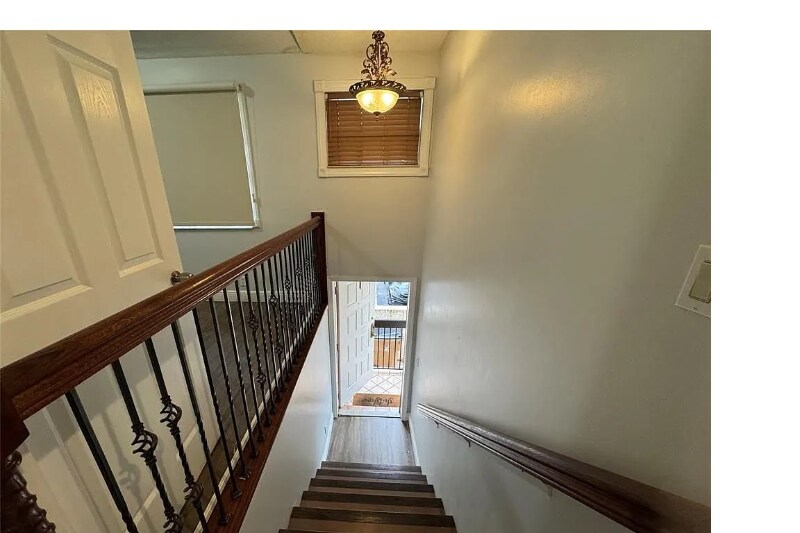 Building Photo - 710 Congressional Way