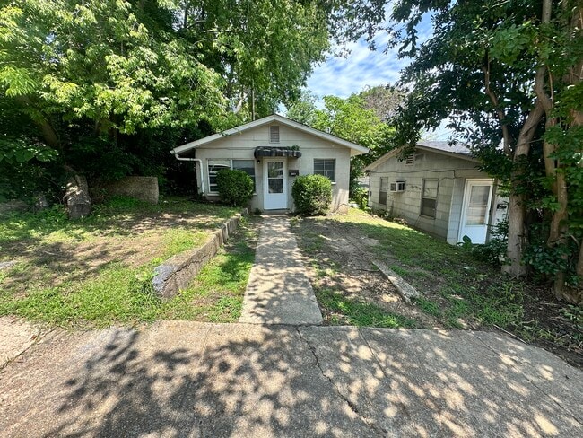 Building Photo - 809 2nd Ave N