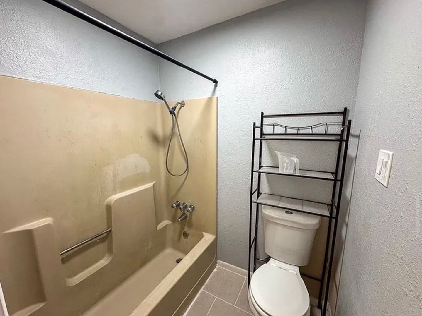 Building Photo - 18 Sutterfield Ln