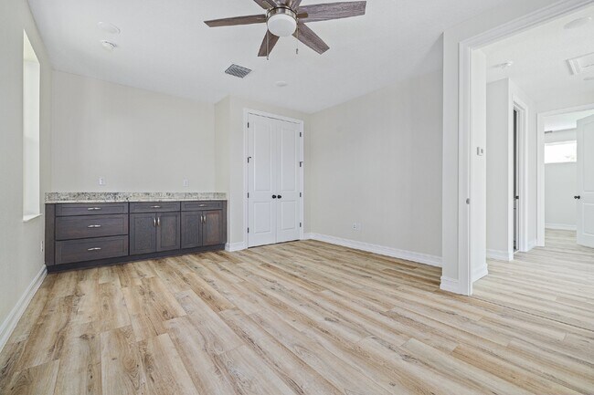 Building Photo - MODERN 4-BEDROOM TAMPA HOME | BUILT 2023 | FENCED YARD | PET FRIENDLY