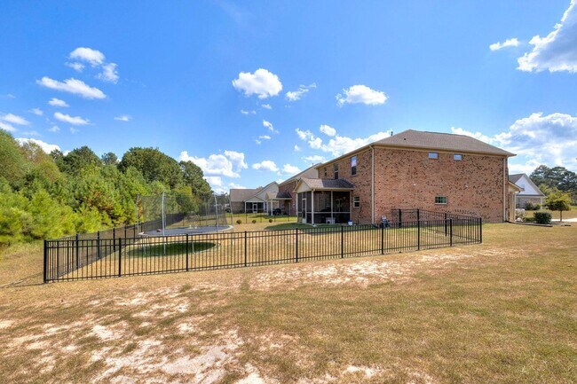Building Photo - 575 Curlew Cir