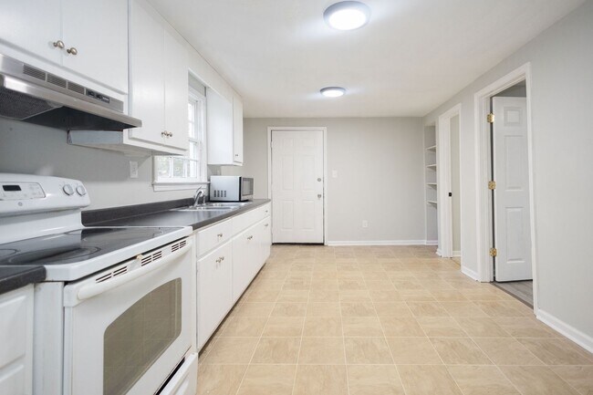 Building Photo - 2 Bedroom House for Rent in Macon, GA – THIS IS NOT A DUPLEX Near Mercer University | $700/mo