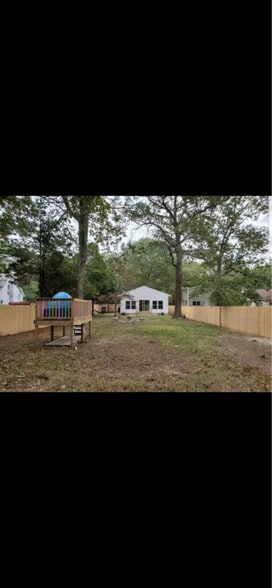 Building Photo - 469 Auborn Ave