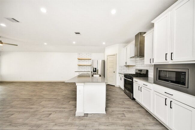 Building Photo - 12918 Wempe Wy