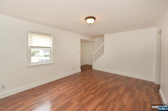 Building Photo - 3-11 Lyons Avenue Unit 1X
