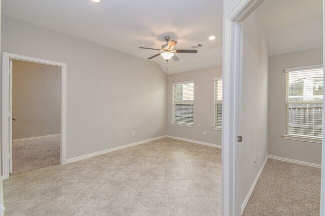 Building Photo - 9403 Briscoe Bend Ln