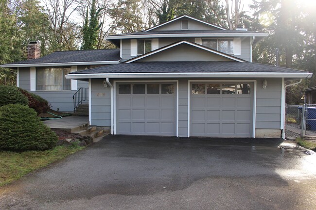 Building Photo - East Renton Highlands 4 Bedroom 2 Bathroom