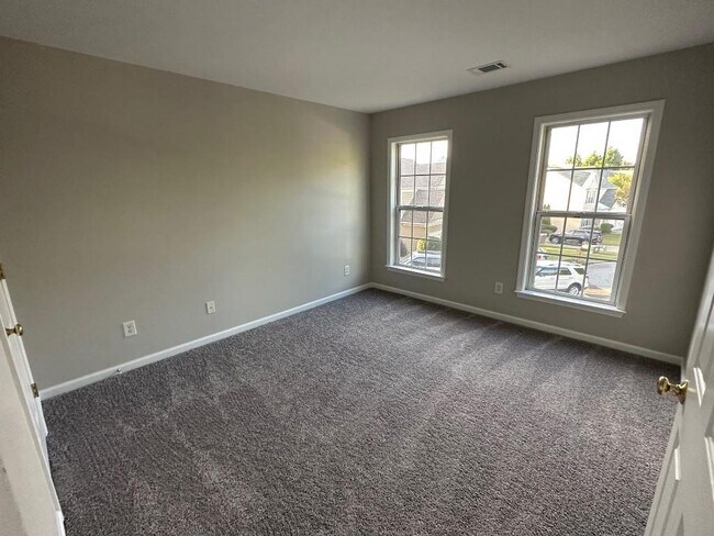 Building Photo - 6345 Turfway Dr