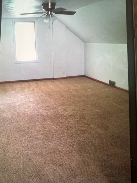 Bdrm3 - 444 Forest Hill Dr