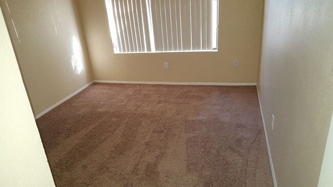 Building Photo - 3122 N 115th Ln