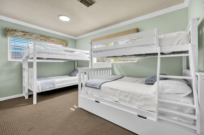 Building Photo - 2277 SE 15th St