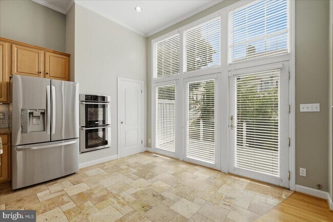 Building Photo - 10249 Winged Elm Cir