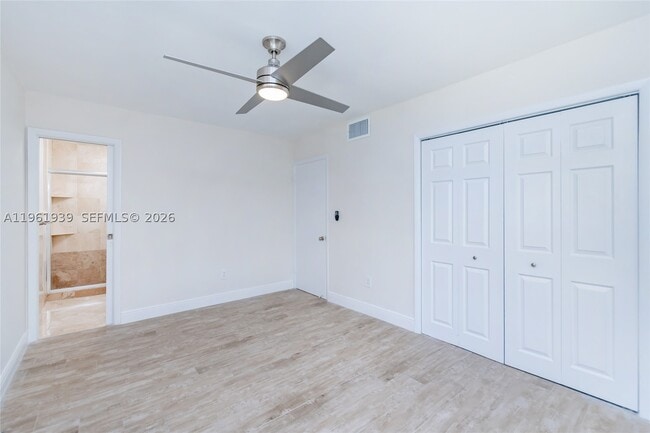 Building Photo - 310 Harbor Dr