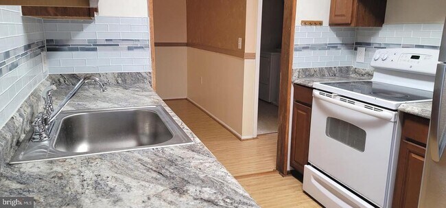 Building Photo - 18010 Chalet Dr