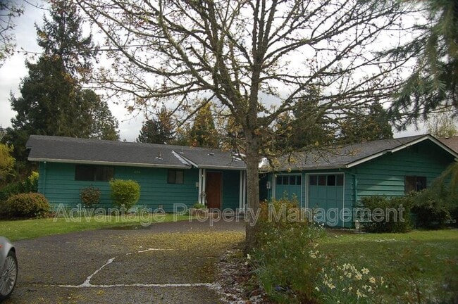 Primary Photo - 259 Walnut Dr S