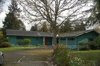 Building Photo - 259 Walnut Dr S