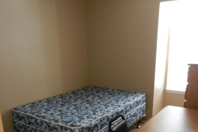 4 bedroom 2 full bath - Bailey Apartments