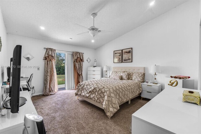 Building Photo - 2590 SE 7th Pl