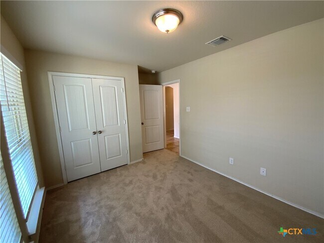 Building Photo - 5586 Perdita Dr