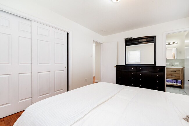 Building Photo - 660 Graham Rd