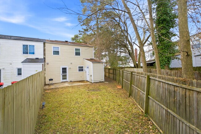 Building Photo - 3228 Dunnbury Ct