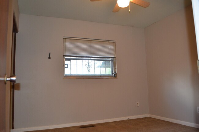 Building Photo - 1819 Mayhew St