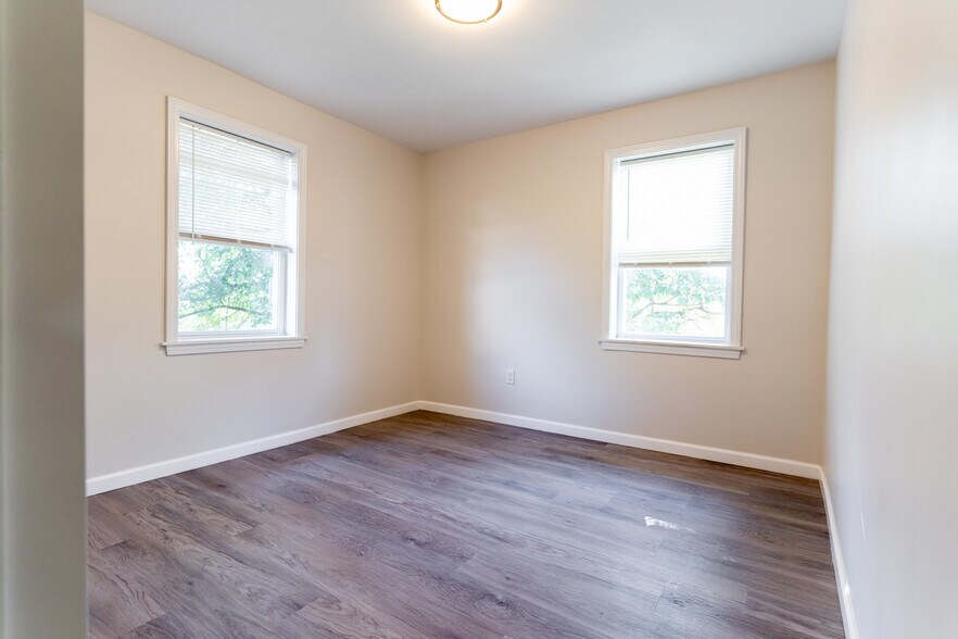 Building Photo - 920 Macadam St